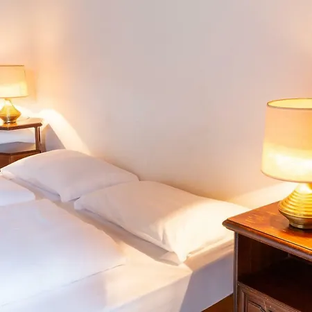 La Tinassara לינה וארוחת בוקר 2*