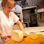 La Tinassara ベッド・アンド・ブレックファスト ラツィーゼ