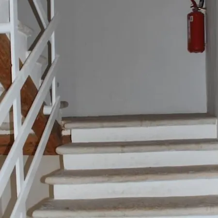 Bed and Breakfast La Tinassara Λατζίζε