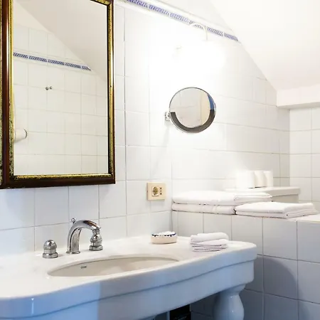 Oda ve Kahvaltı La Tinassara