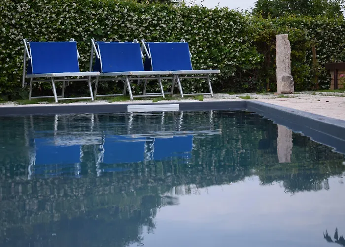 La Tinassara Bed and Breakfast Λατζίζε