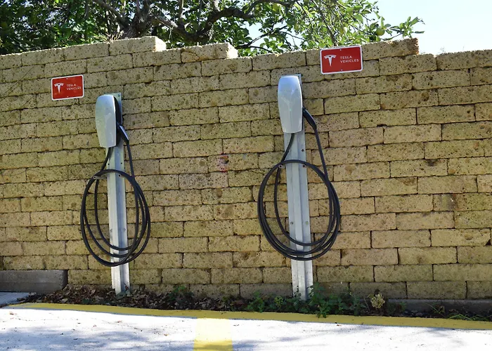 La Tinassara Λατζίζε