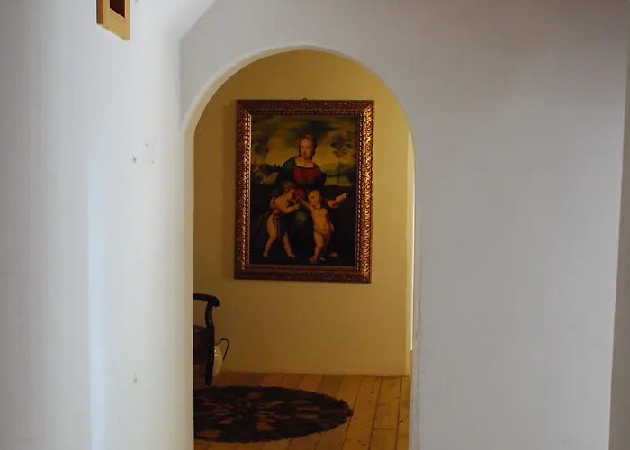 La Tinassara Λατζίζε