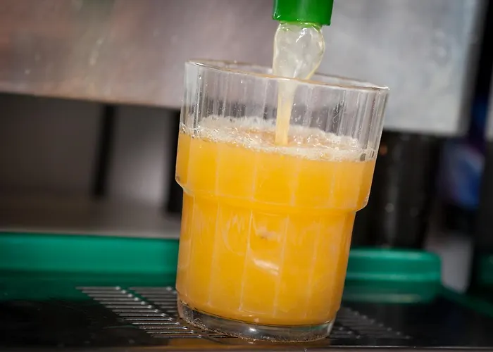 La Tinassara Λατζίζε