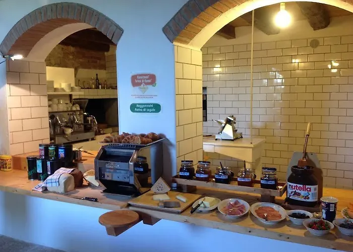 Bed and Breakfast La Tinassara Λατζίζε