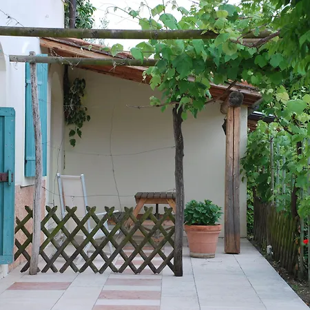 La Tinassara فندق مبيت وإفطار 2*