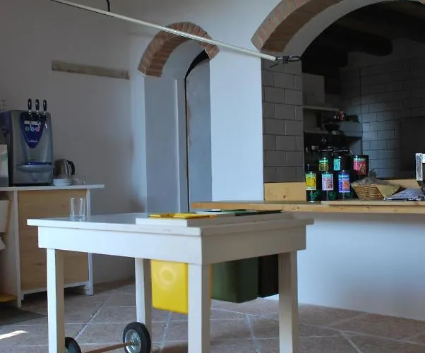 La Tinassara لاتيزي